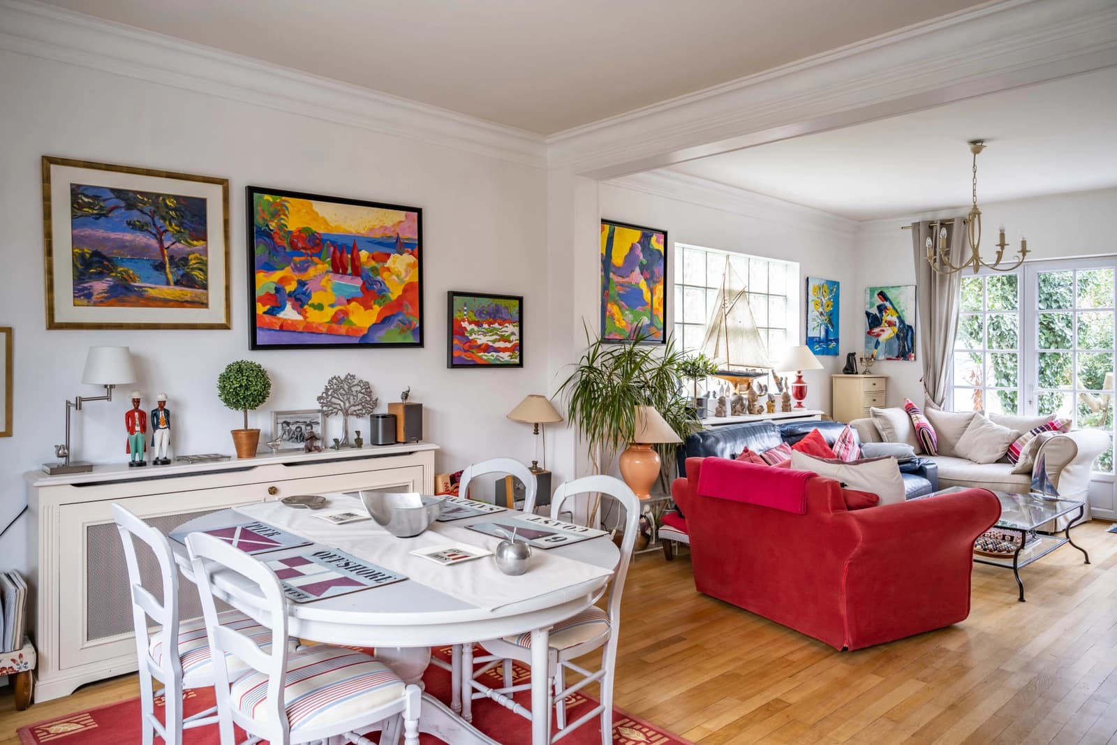 Salle de réunion dans Versailles: maison basque et son joli jardin fleuri - 0