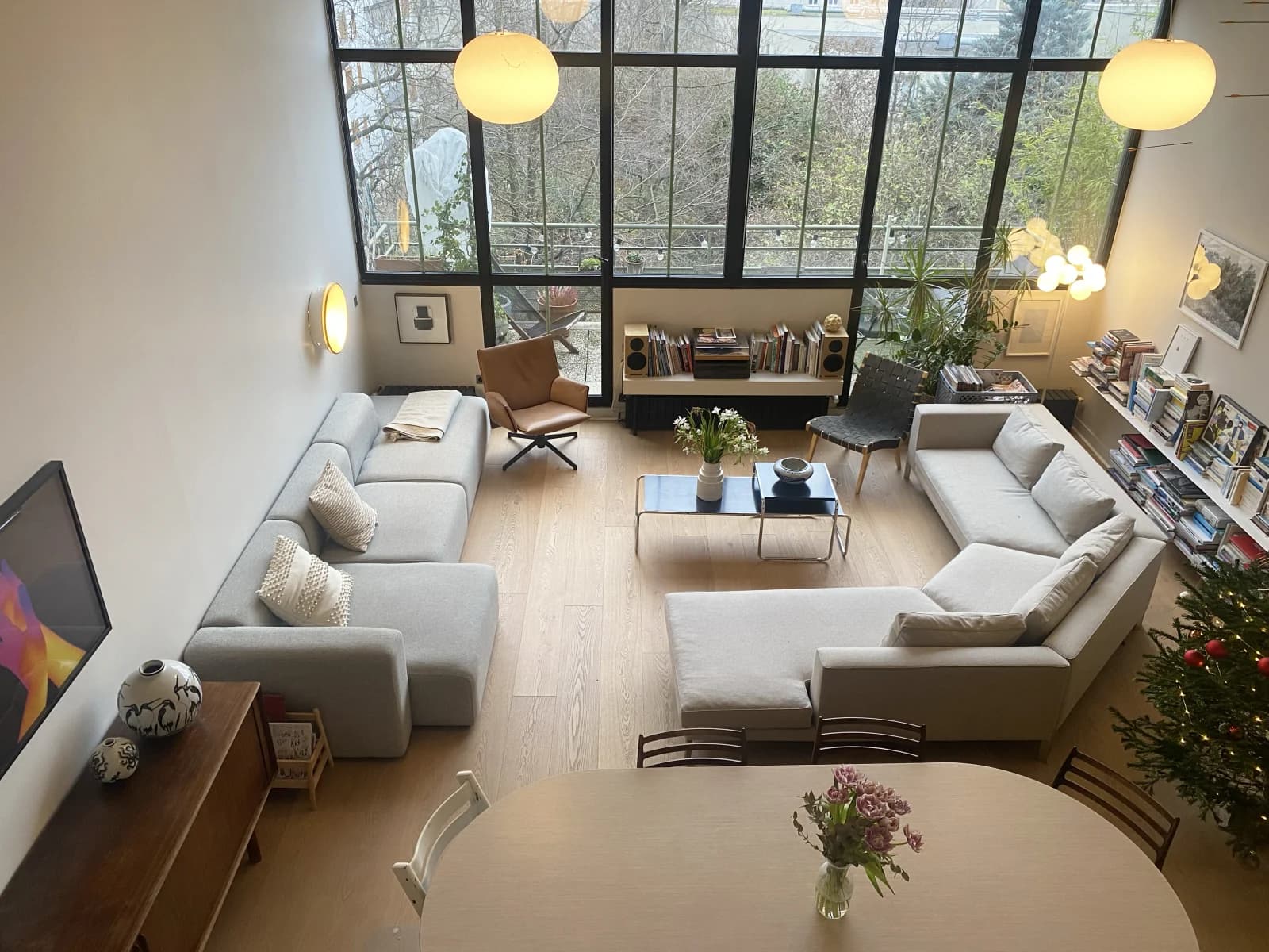 Grand loft lumineux et spacieux