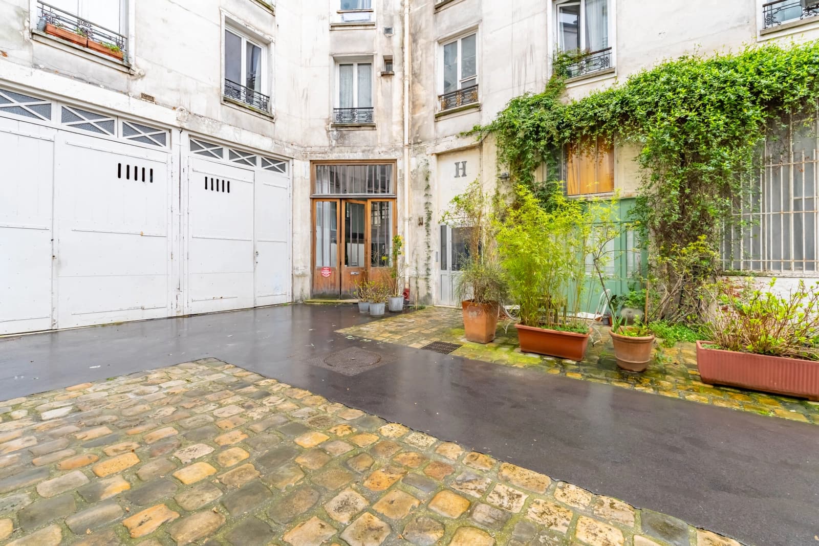 Espace Loft calme avec verrière et cour végétale - 4