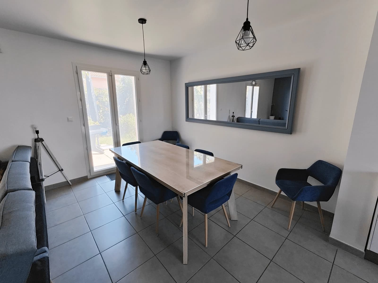 Salle de réunion dans Demeure claire et son jardin verdoyant tout près de Lyon - 1