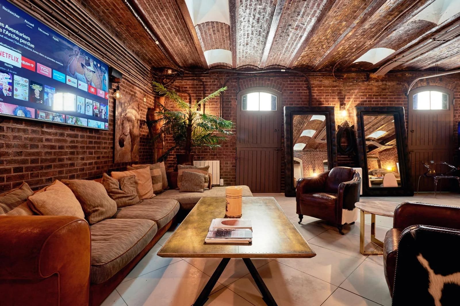 Space Former stables renovated into a modern space - Avenue Foch - 2