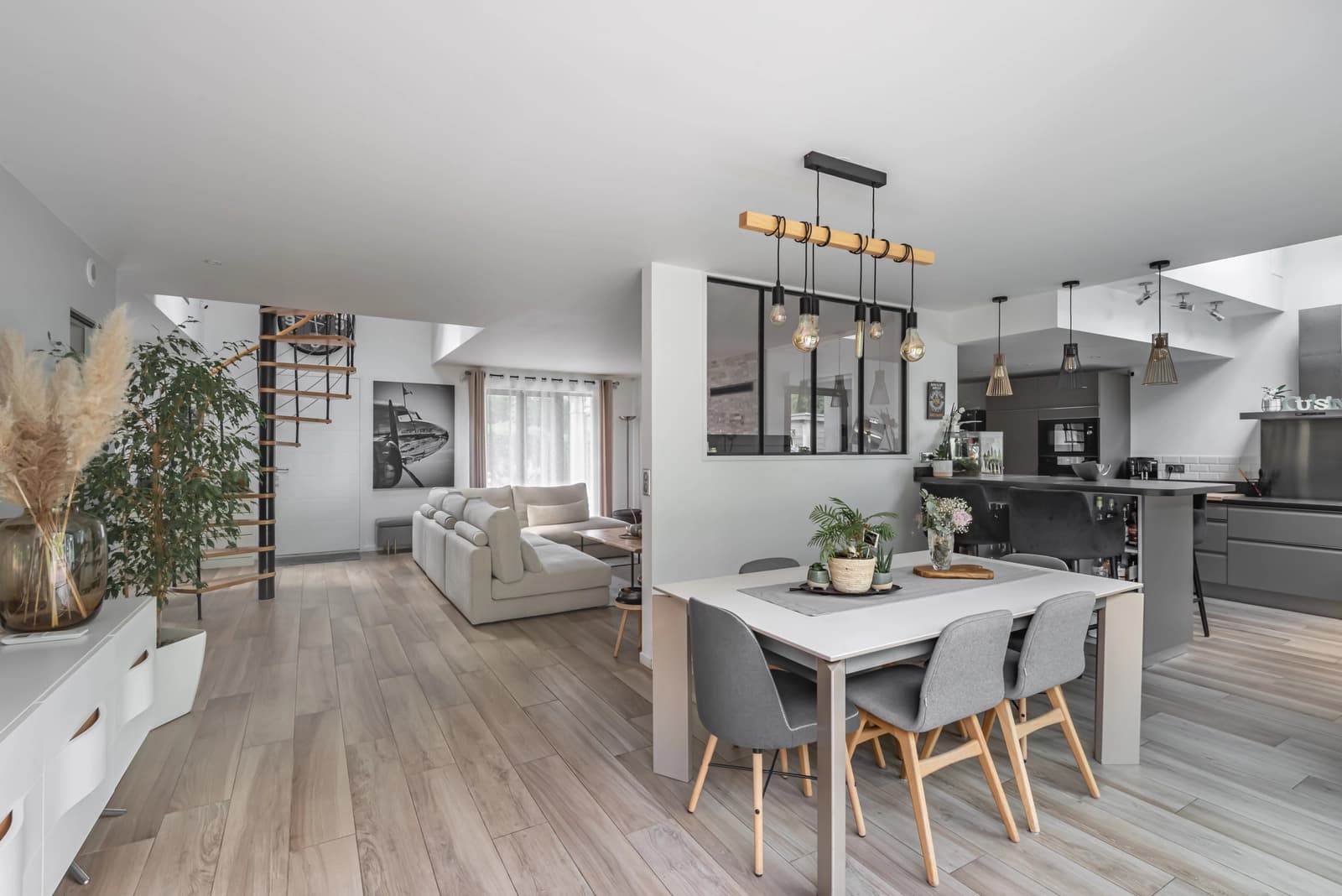 Maison style américain en lisière de forêt, idéal tournage
