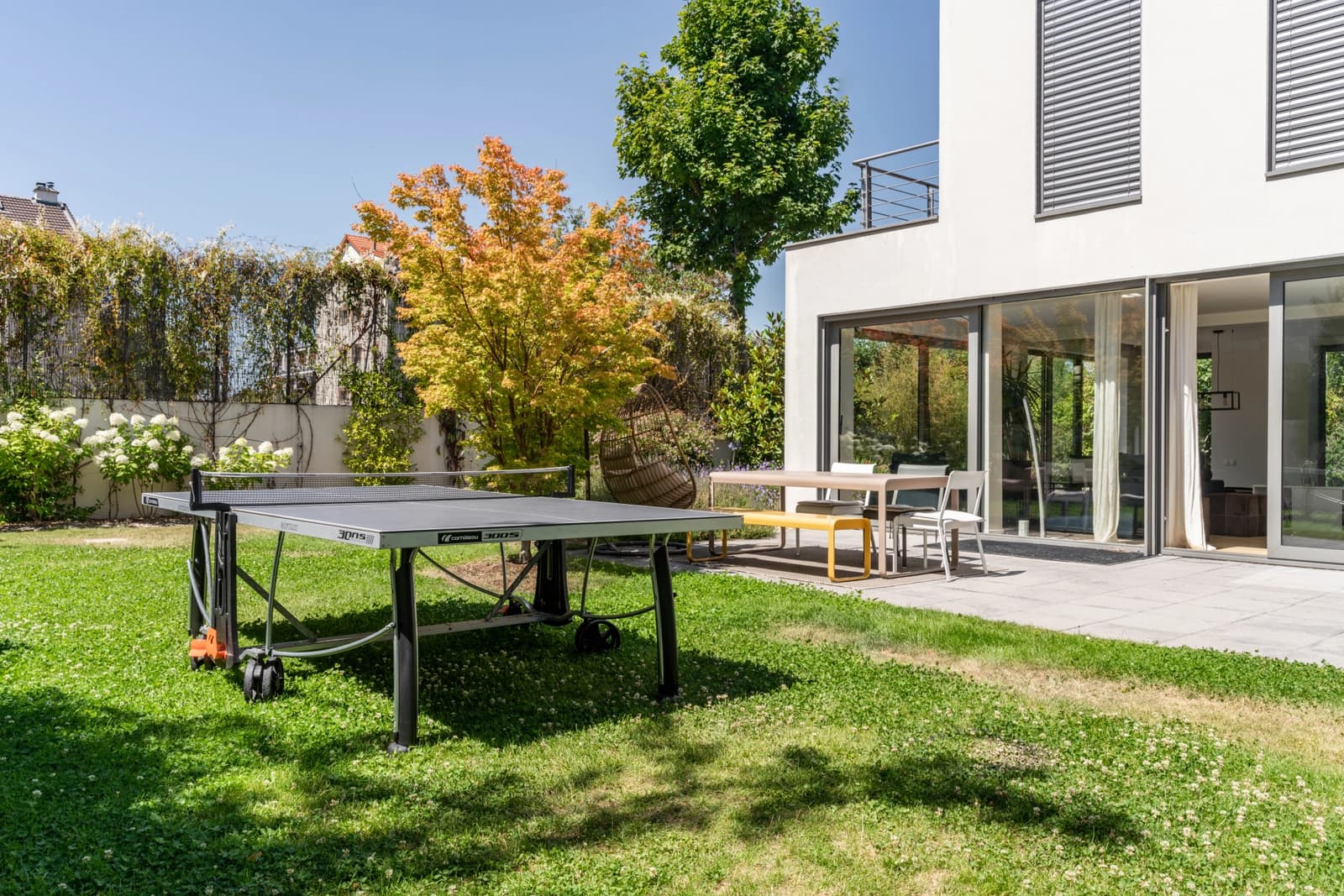 Meeting room in Contemporary architectural house - 1