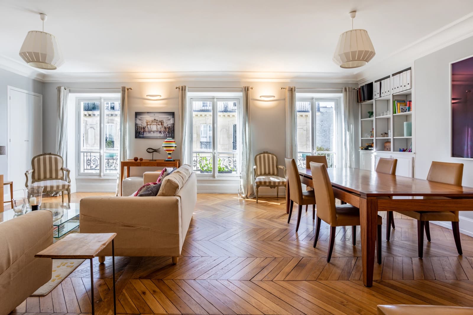 Salle de réunion dans Bel appartement au coeur de la célèbre rue des Martyrs - 0