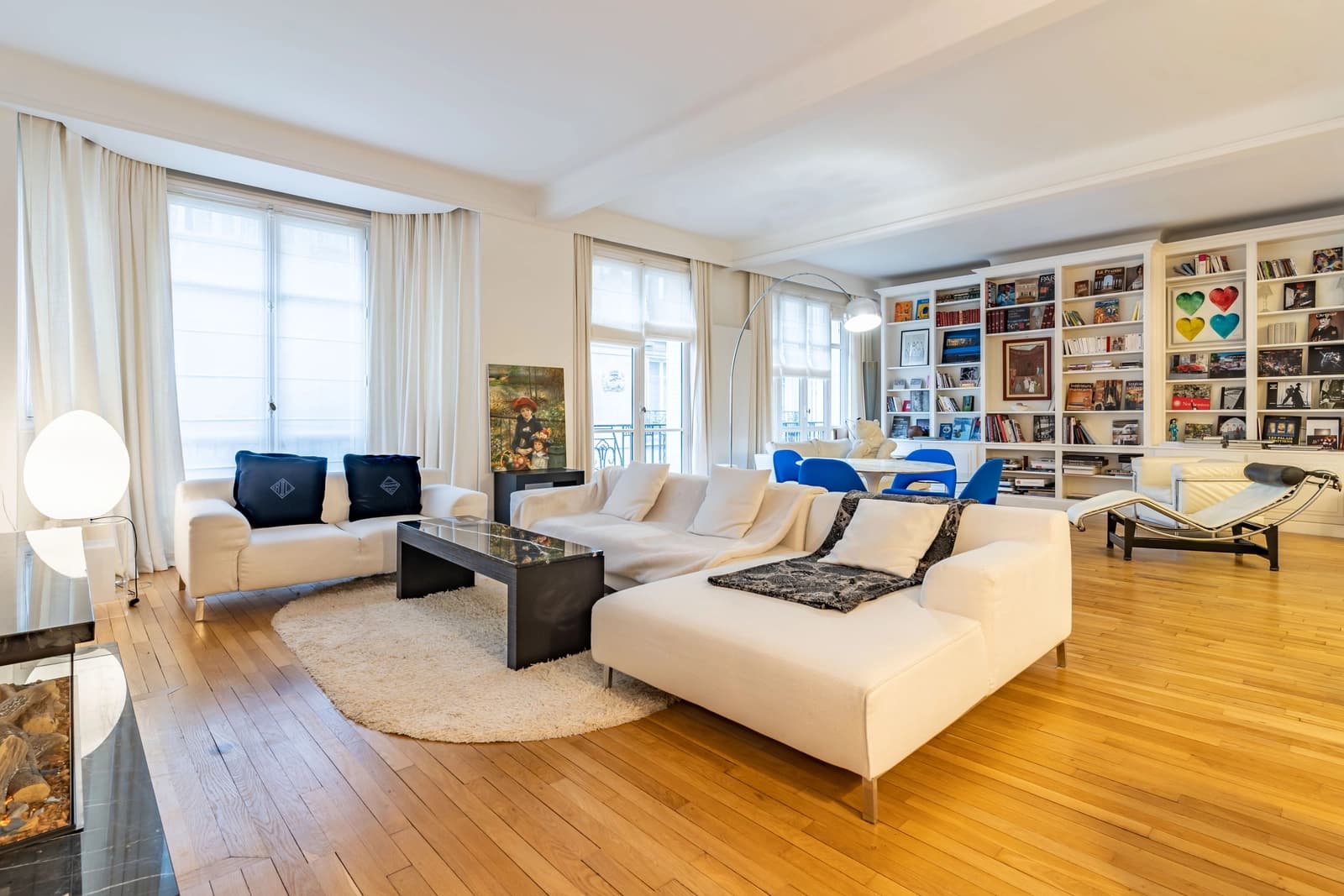 Living room in Luxury & contemporary apartment - 1