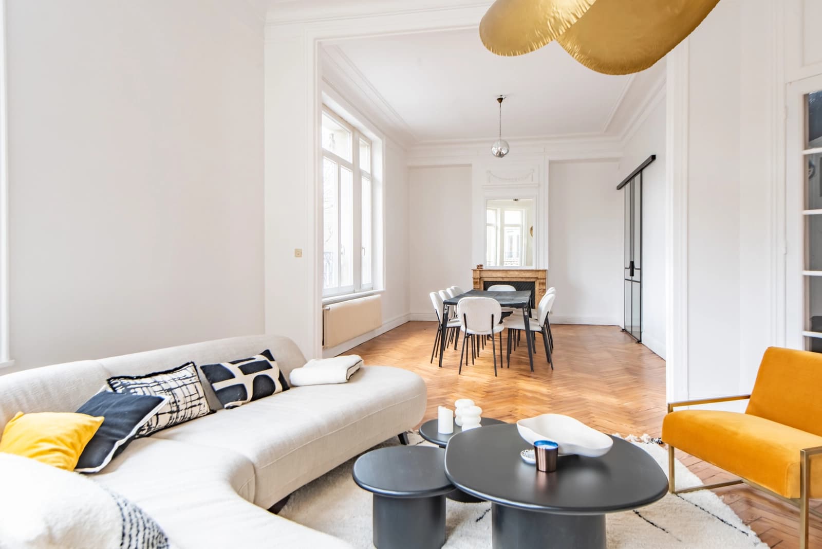 Salon dans Magnifique appartement Haussmannien, élégance parisienne - 1