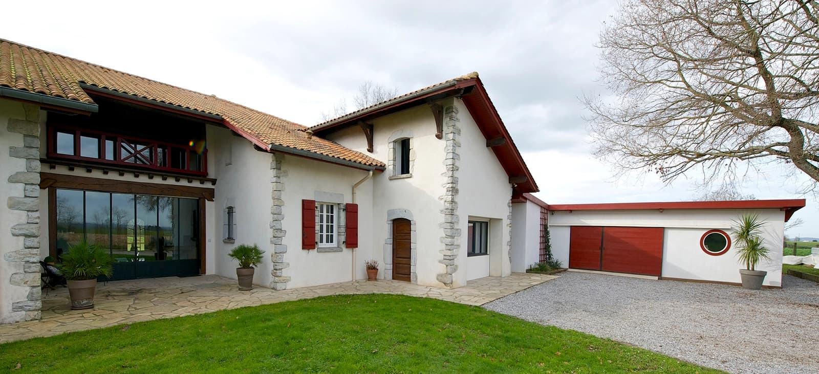 Salle de réunion dans Ferme rénovée: authenticité, lumière et grands espaces - 1
