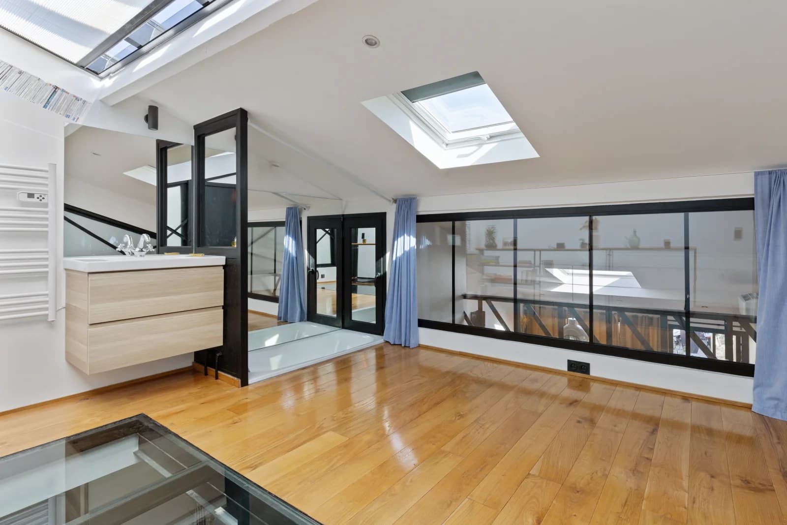 Living room in Spacious and bright loft/workshop - 1