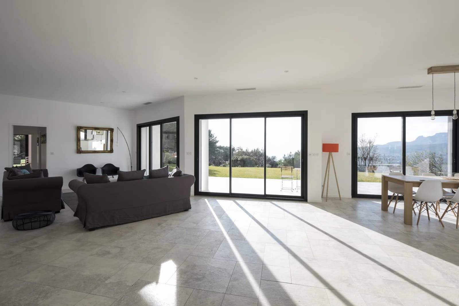 Salon dans Villa à Cassis offrant une vue réellement exceptionnelle - 1