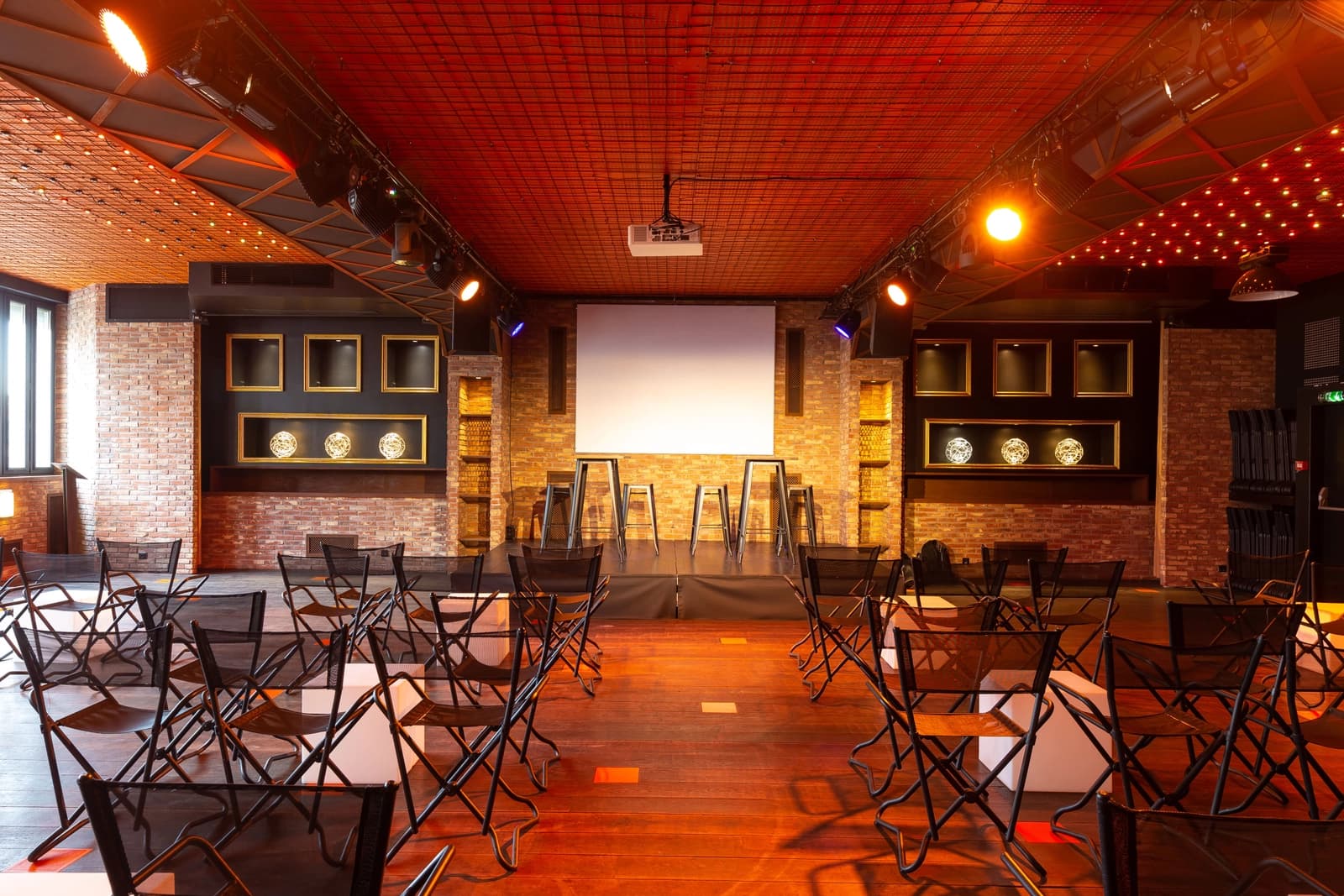 Meeting room in Fully equipped party space - 1