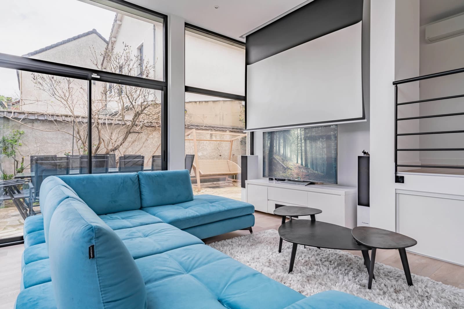 Living room in Classy, modern and warm house, garden - 1