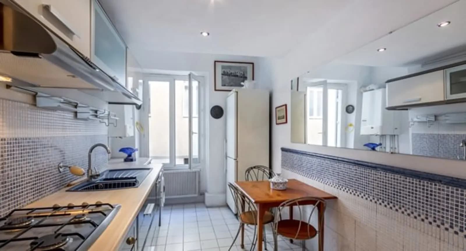 Kitchen in The Amiral - 1