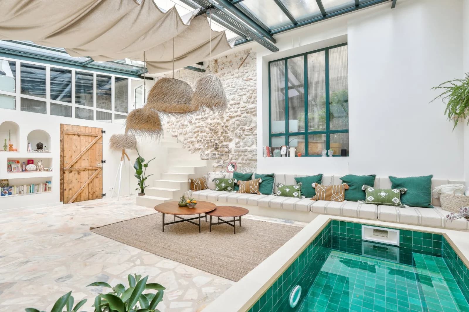 Espace Loft sous verrière avec piscine intérieure - 2