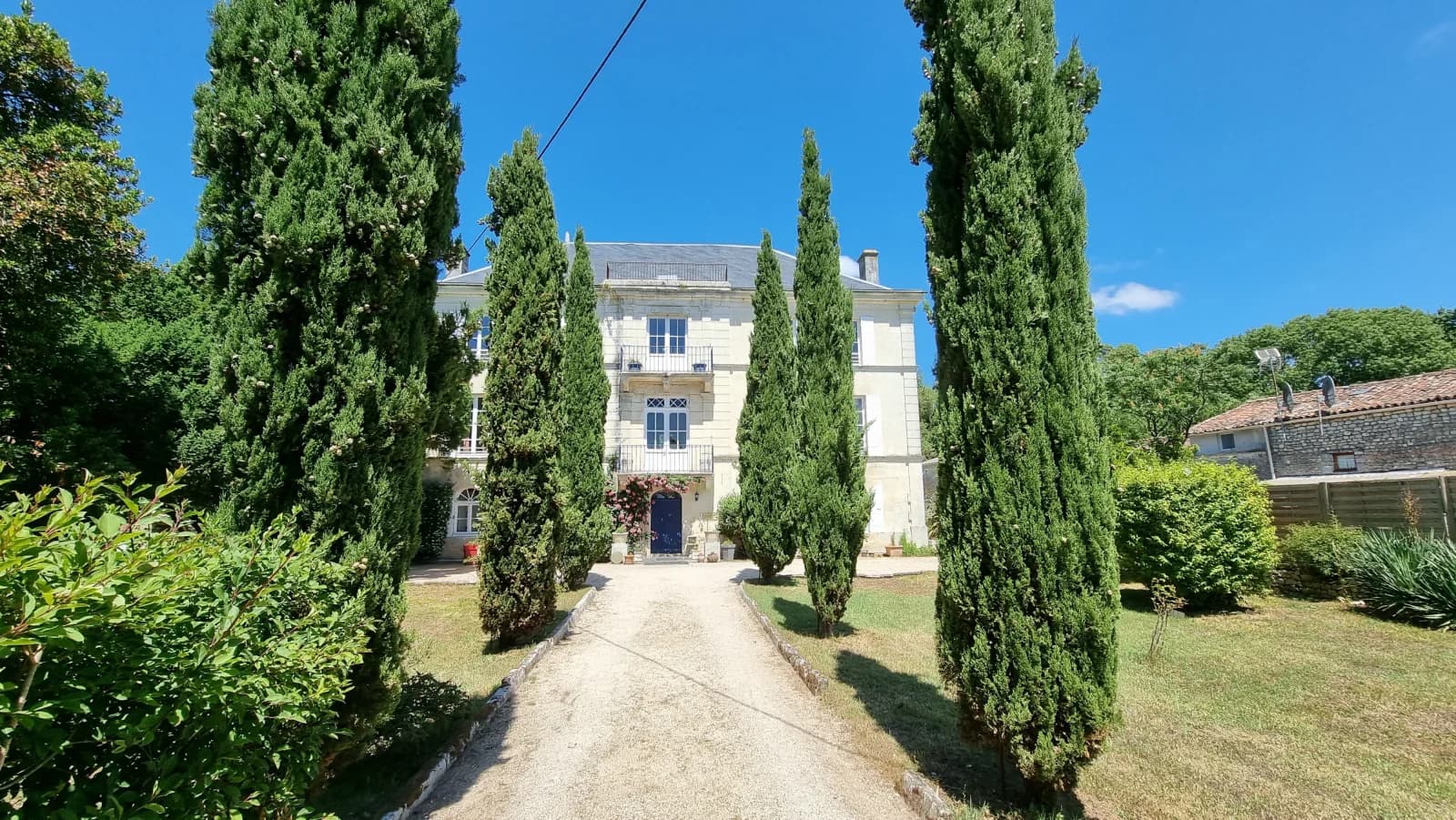 Space chateau de rochebonne - 1