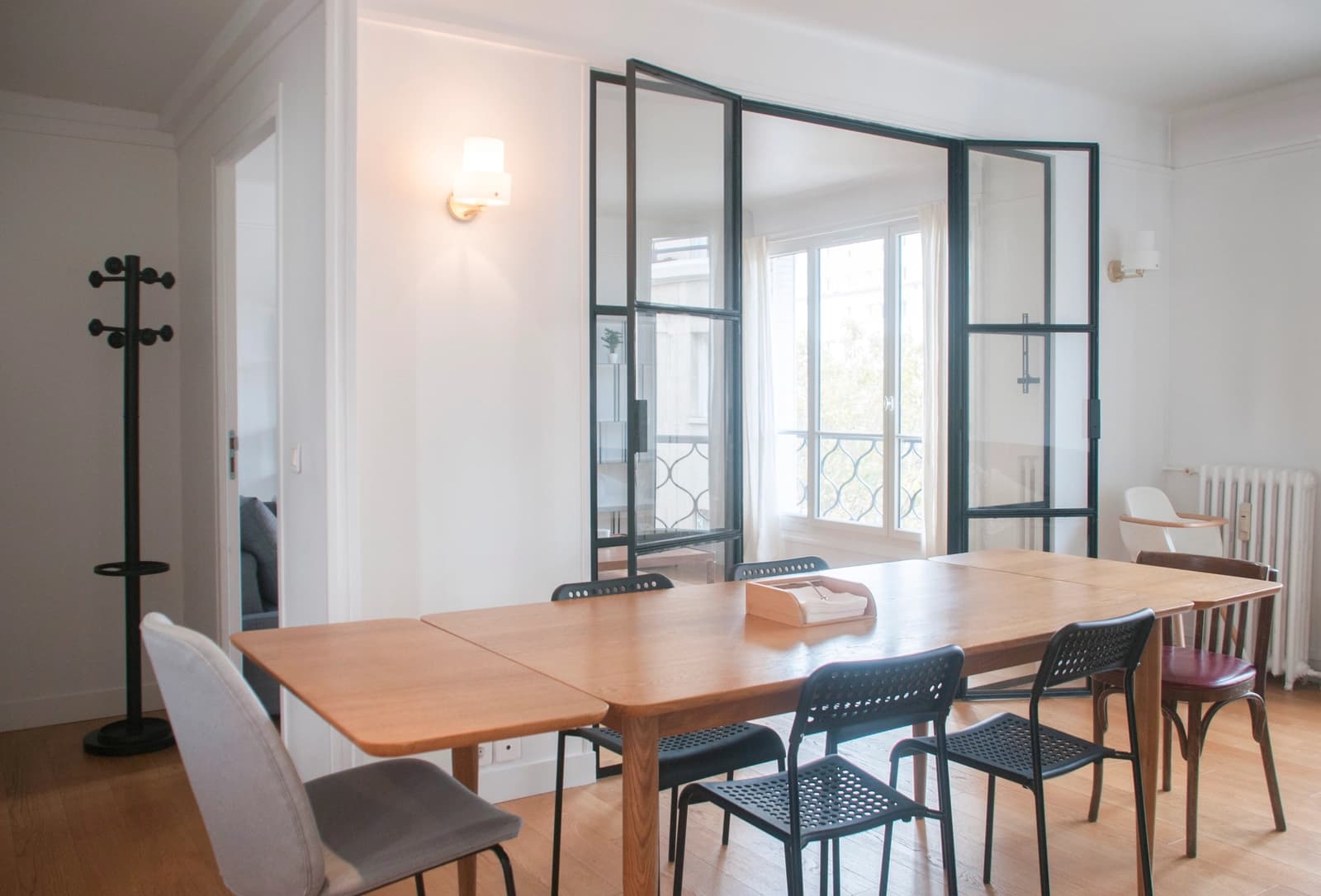Meeting room in Light and calm at the foot of the Canal Saint-Martin - 0