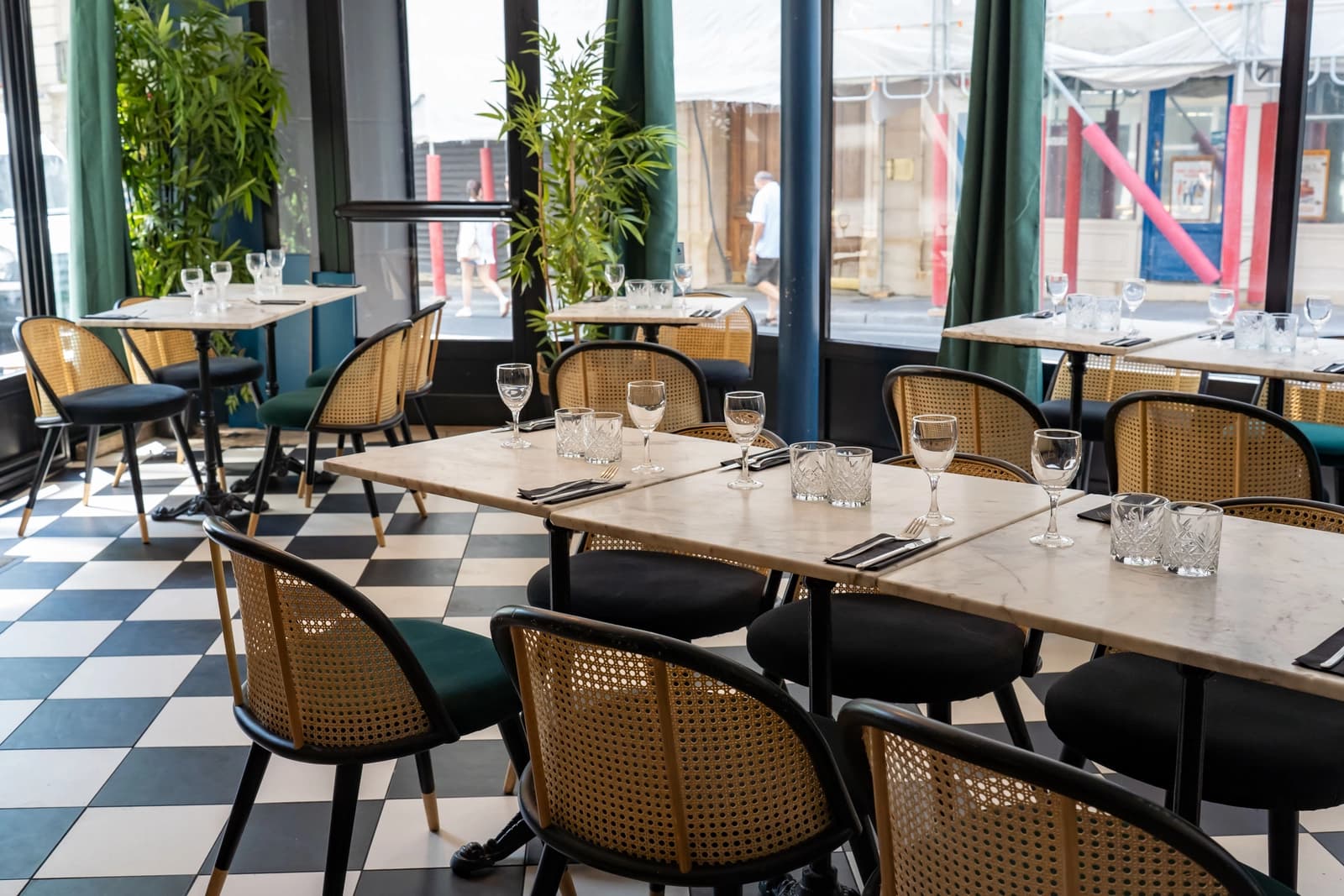 Salle de réunion dans Restaurant à l'atmosphère unique et baigné de clarté - 1