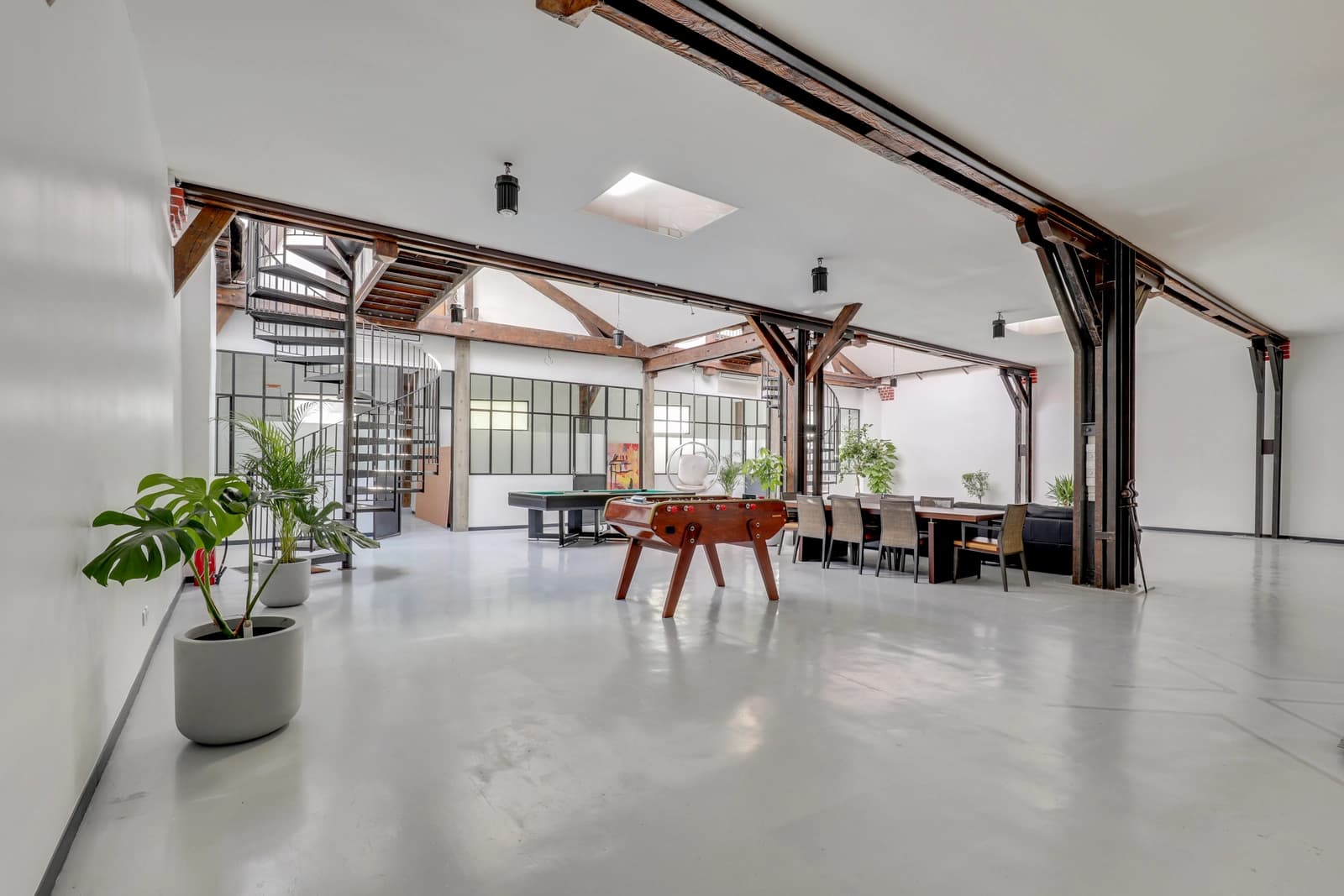 Salle de réunion dans Loft aux volumes spectaculaires, tout près de Paris - 0