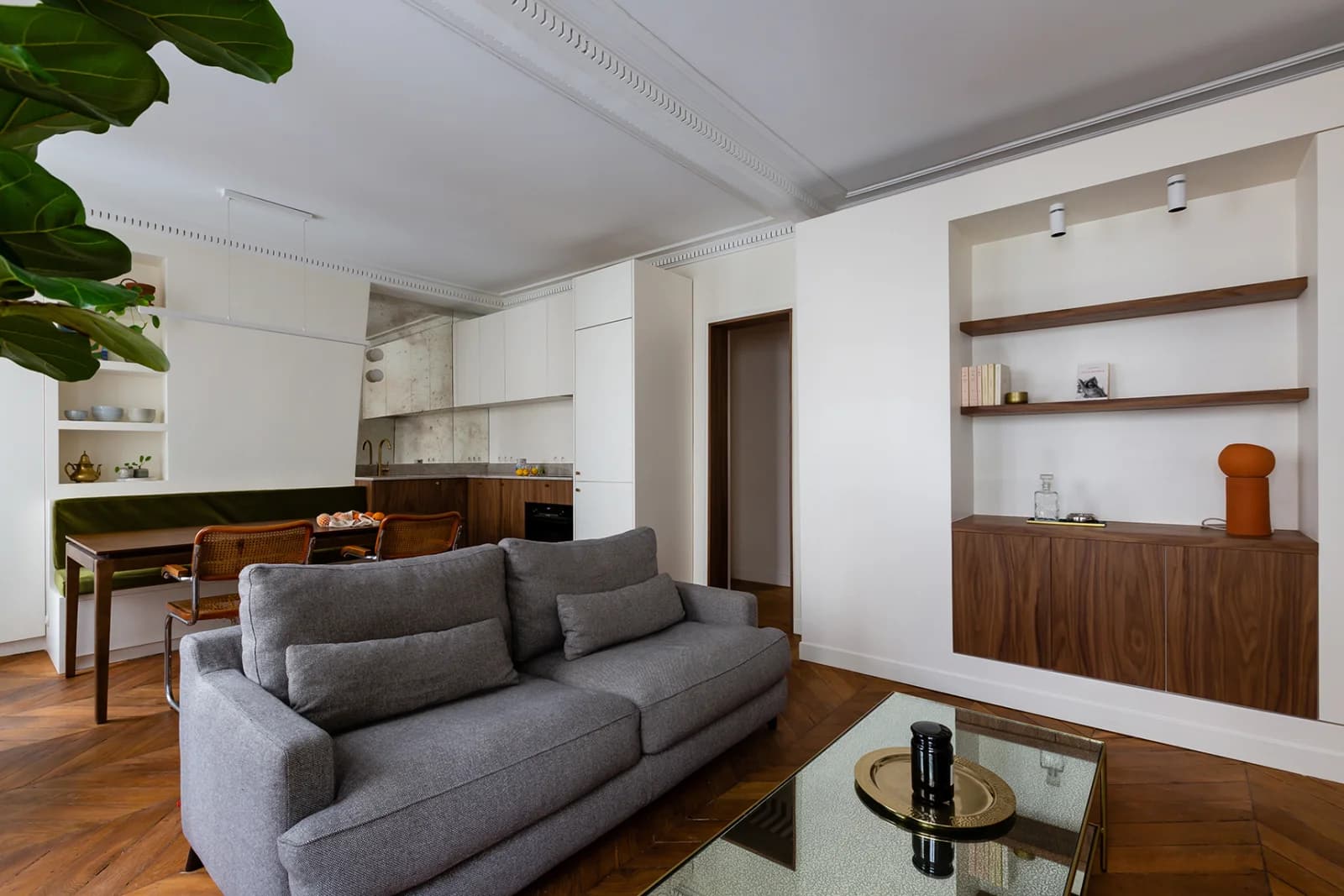 Salon dans Batignolles: appartement rénové au cachet vintage - 1