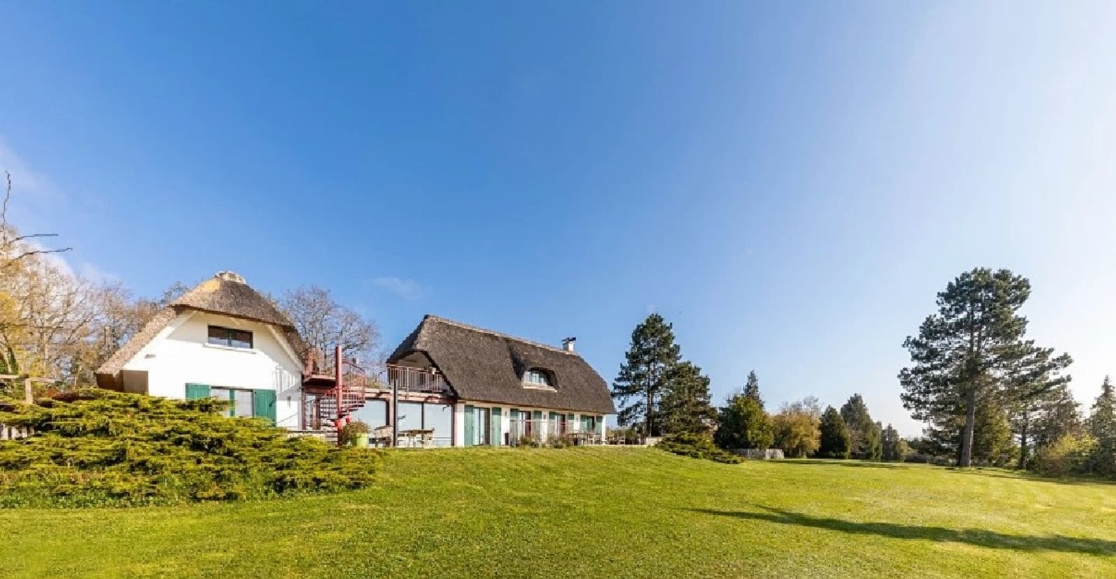 Space Magnificent house in the country - 3