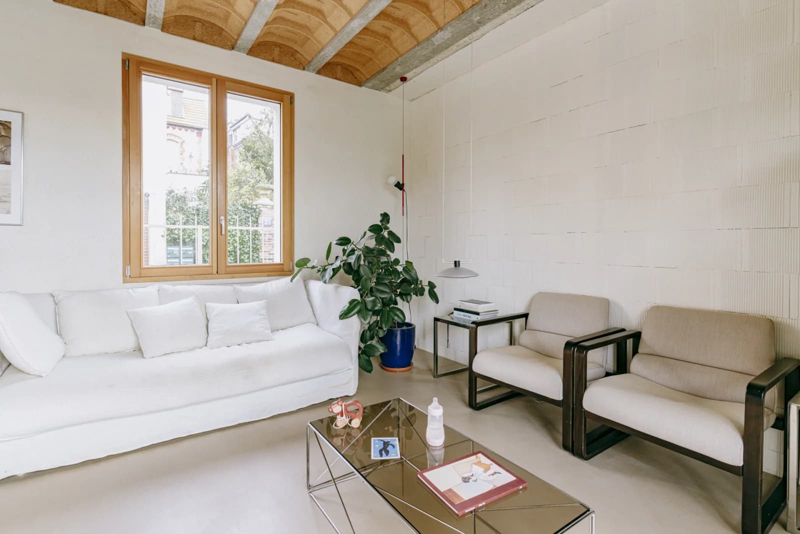 Space Architect-designed house with terrace - 1