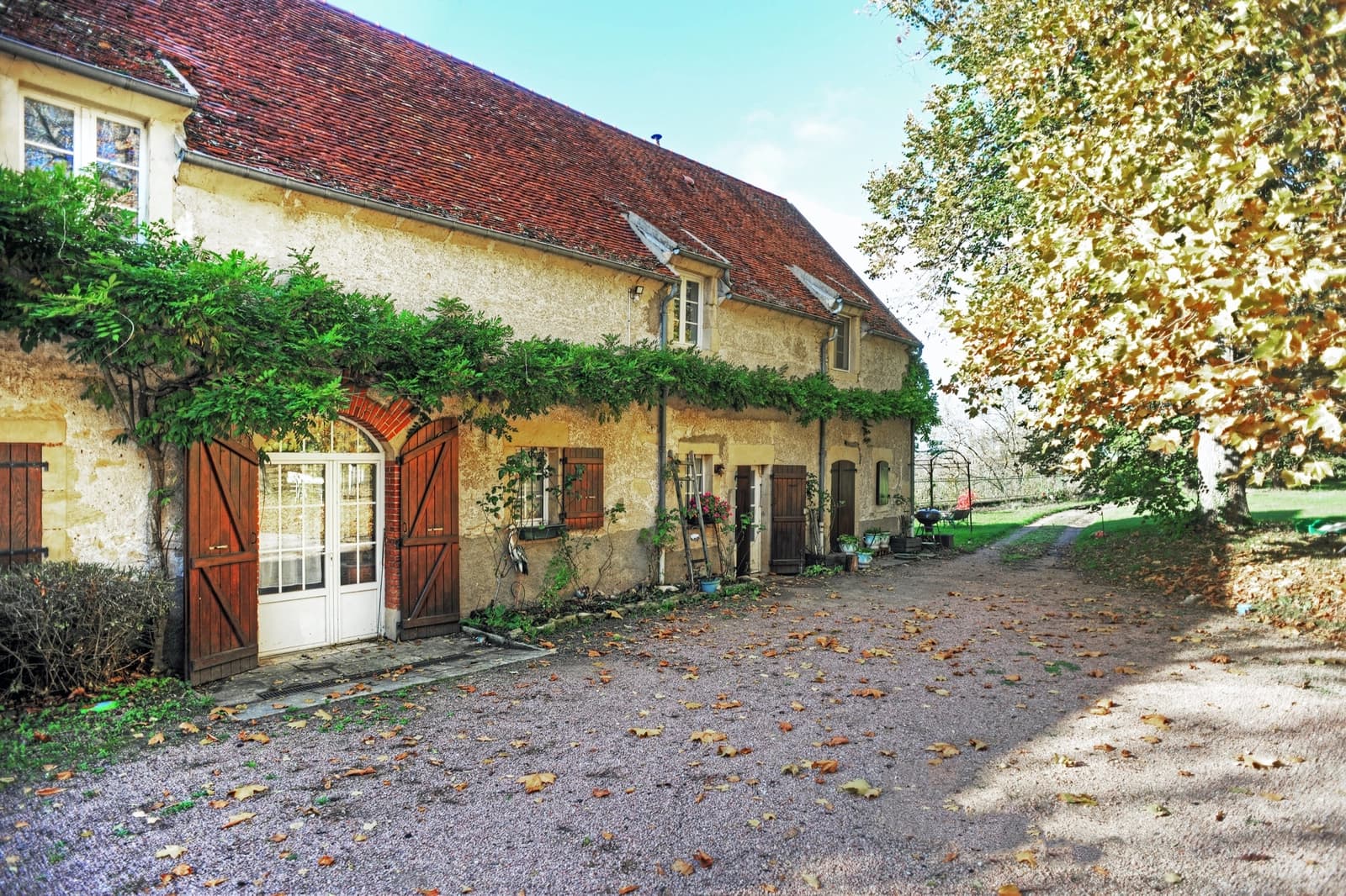 Space Farmhouse in wooded grounds 2 hours from Paris - 4
