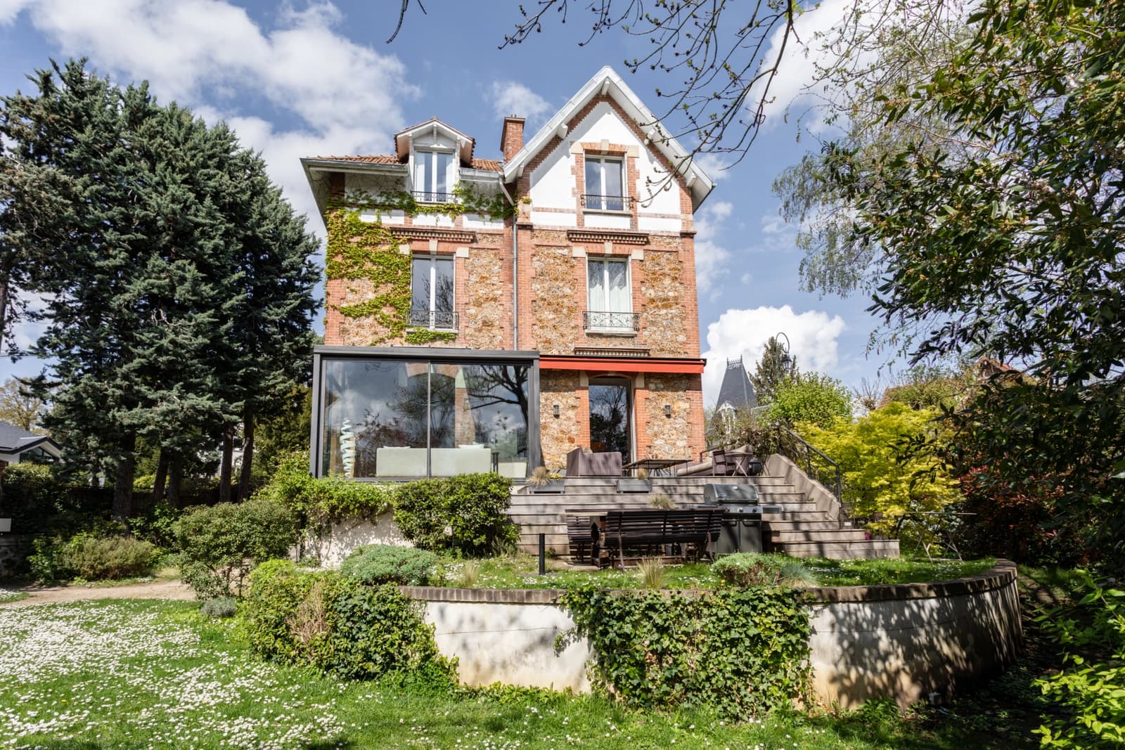 Salle de réunion dans La Maison: volumes généreux et clarté exceptionnelle - 1