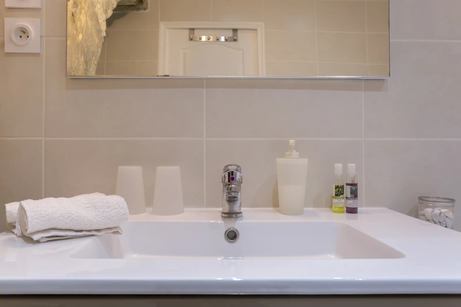 Bathroom in Loft Design Duplex 73 m² Bellecour Lyon Centre - 1