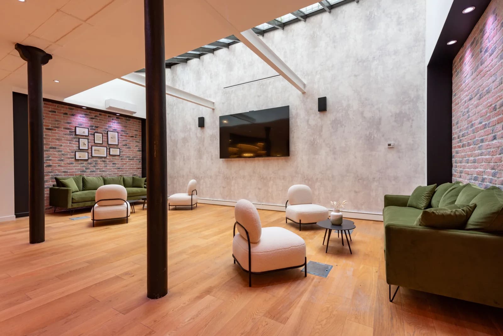 Space Atypical loft in the heart of Paris - 4