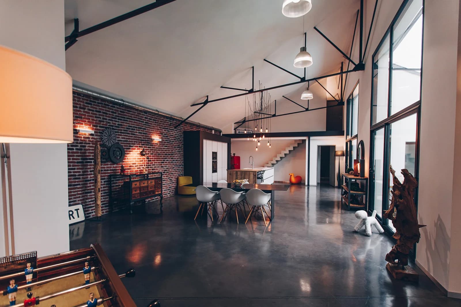 Meeting room in Le Mans loft - 1
