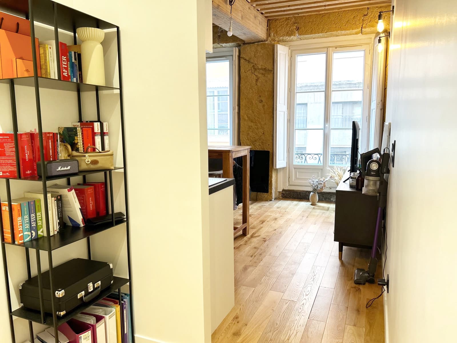 Salon dans Appartement douillet en hyper-centre ville - 1