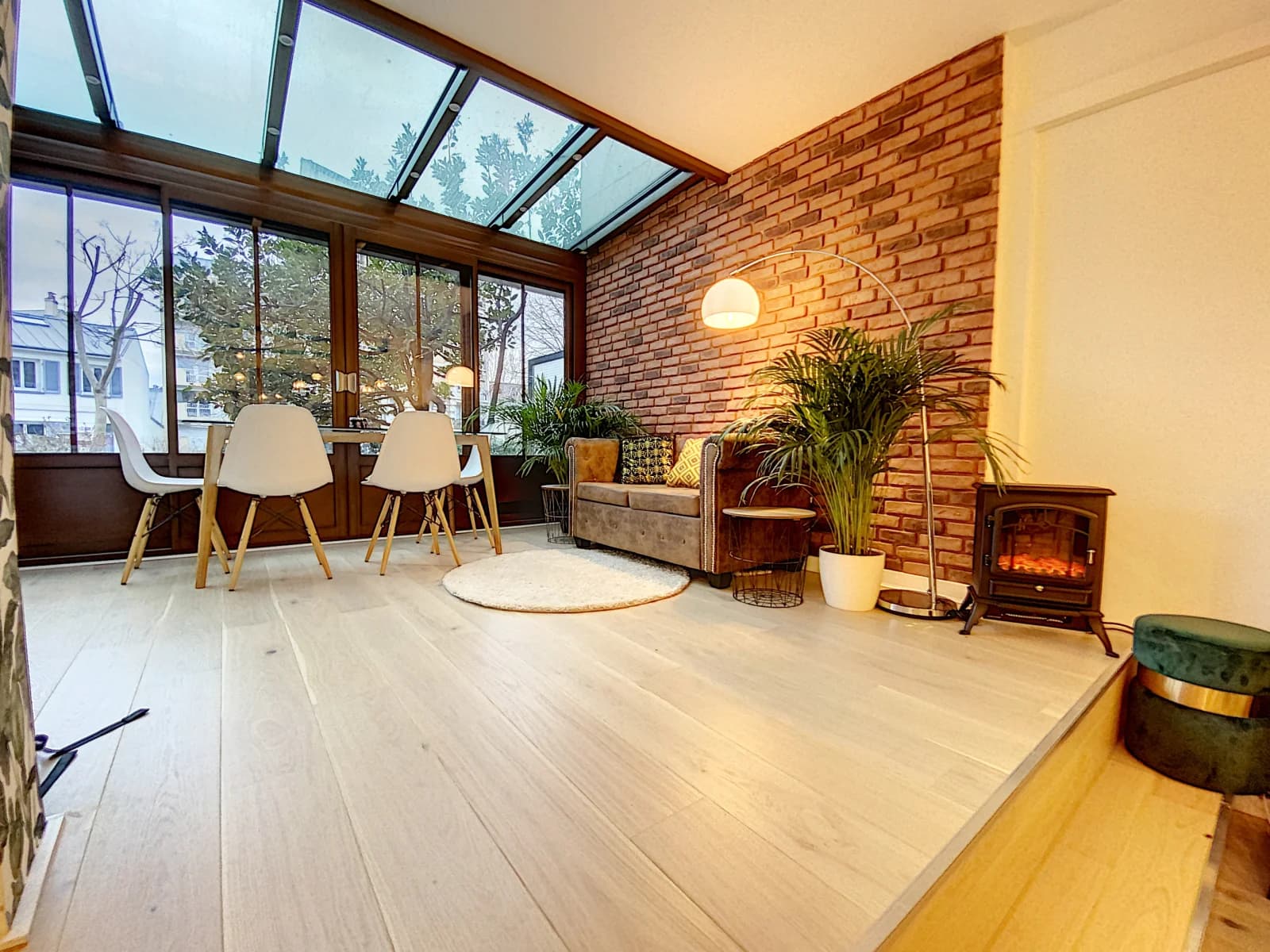 Salon dans Loft singulier à Colombes et son jardin secret - 1