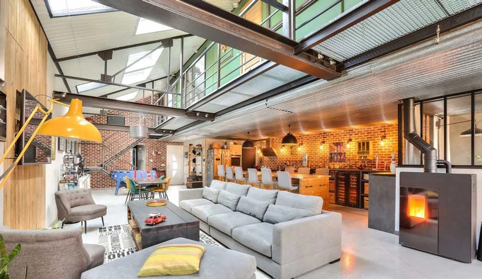 Living room in Loft with indoor pool - 1
