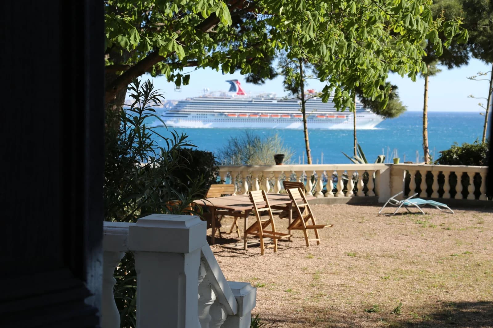 Bastide marseillaise avec vue plongeante sur la mer