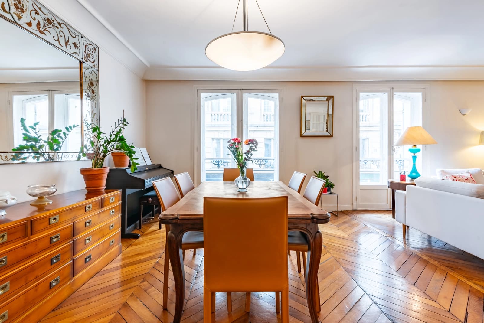 Espace Haussmannien rue des Martyrs spacieux - 1