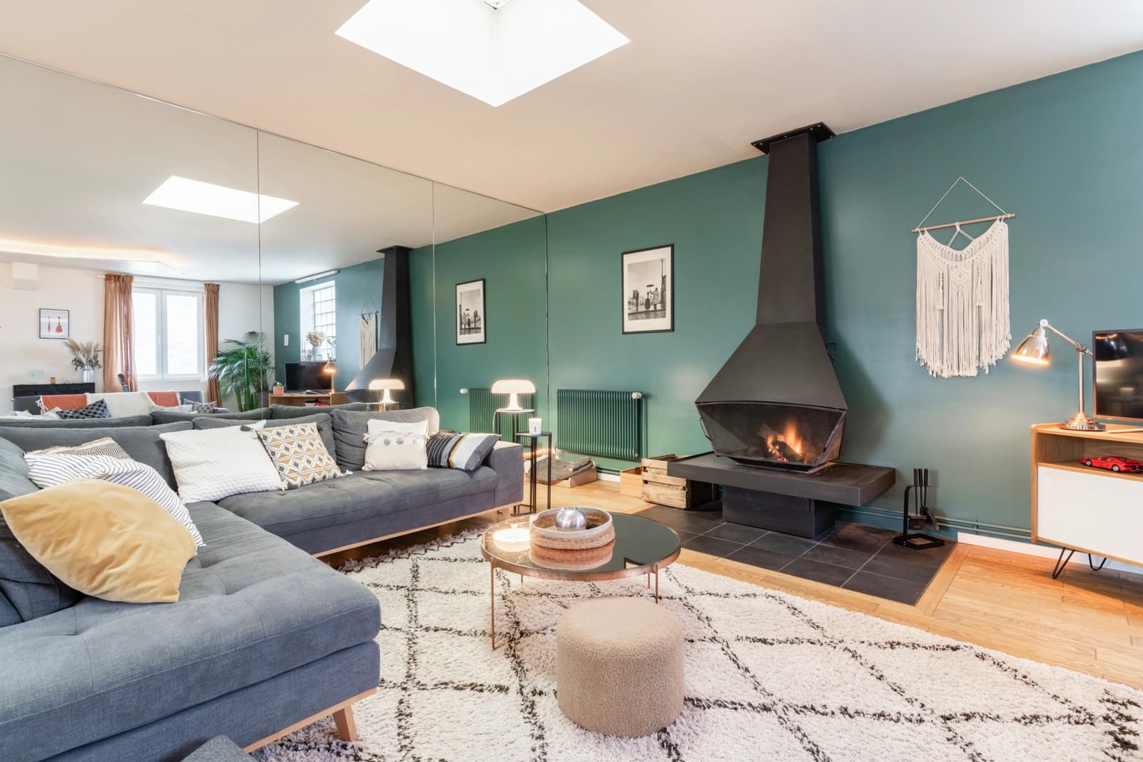 Living room in Former printing works transformed into a loft house - 1