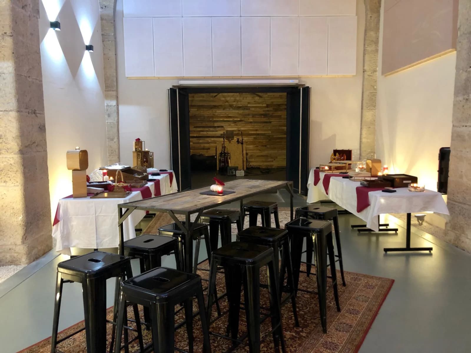 Le Caveau