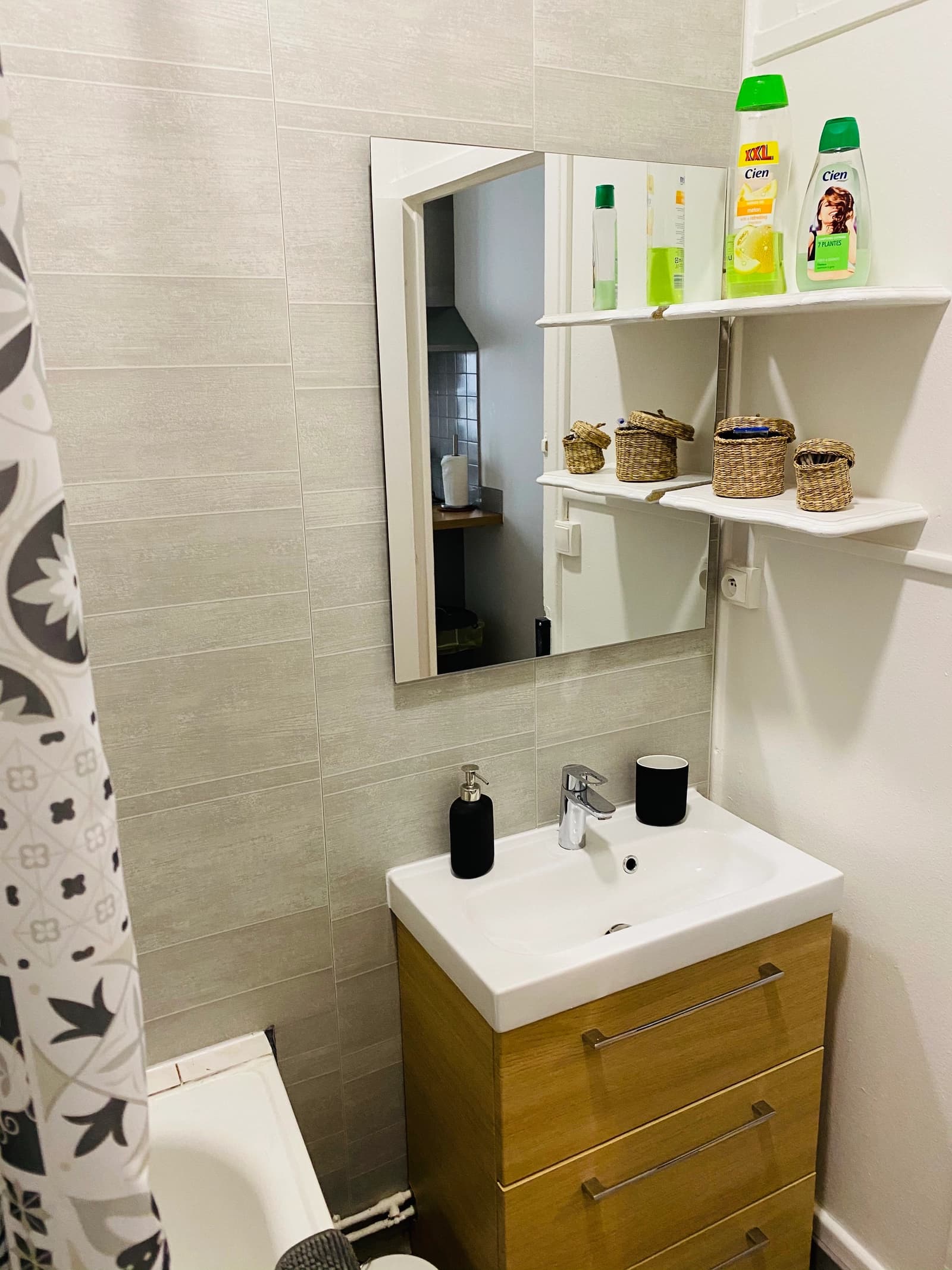 Salle de bain dans Good Vibes: un lieu positif et inspirant vous attend - 1