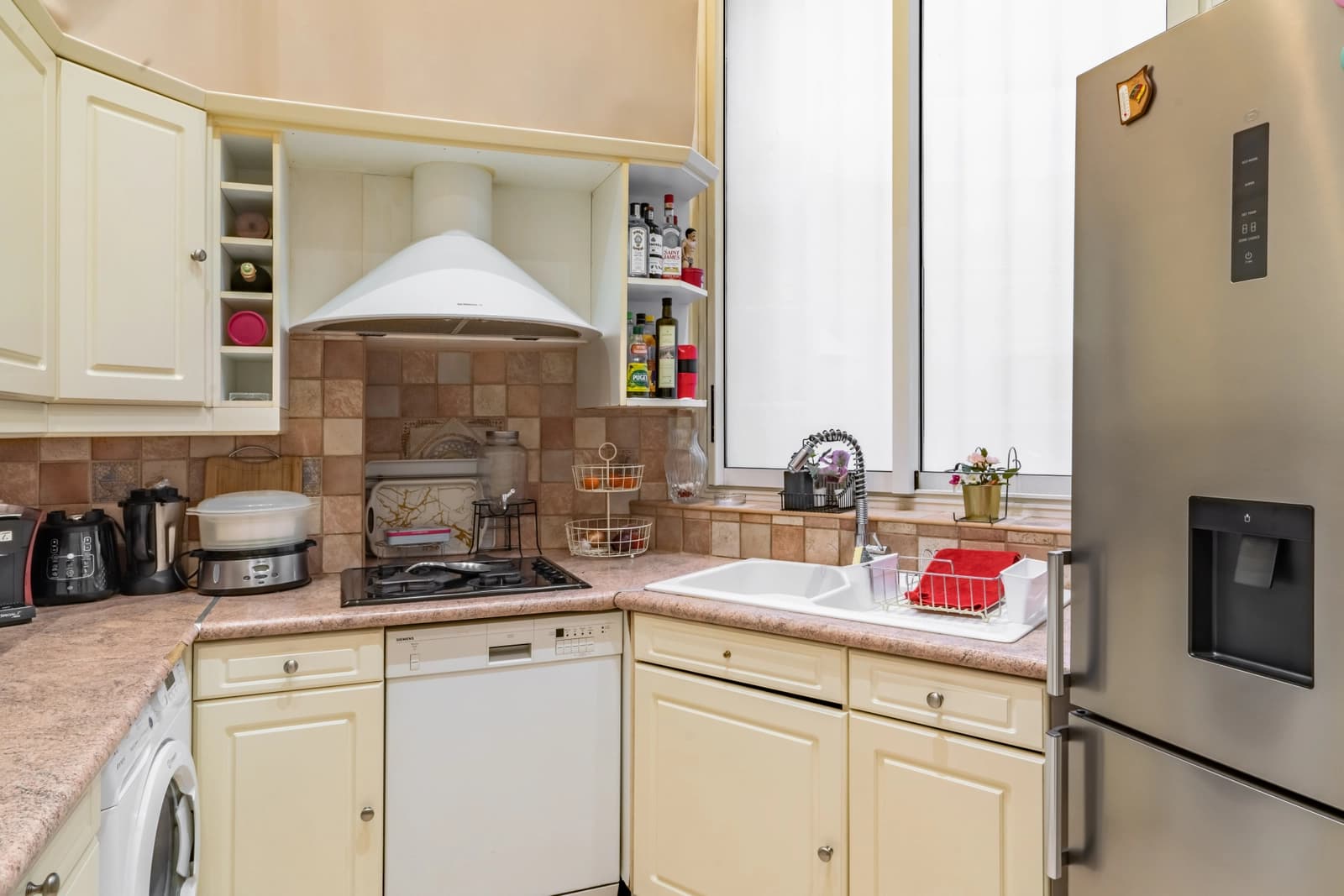 Kitchen in Apartment at the foot of the Eiffel Tower - 1