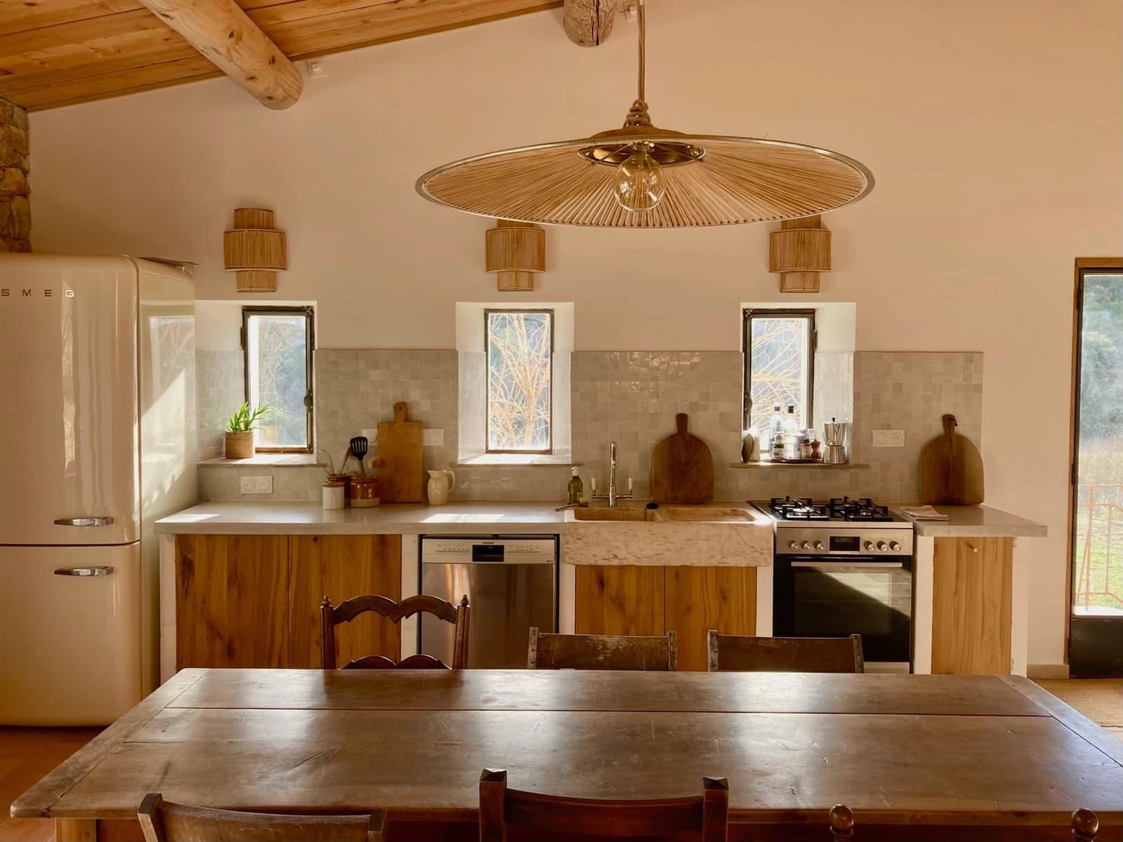 Salle de réunion dans Maison au pied de la majestueuse Sainte-Victoire - 1
