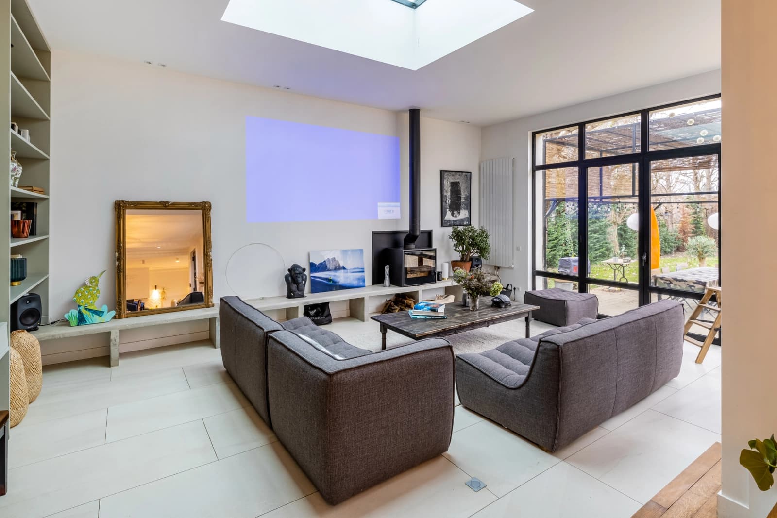 Espace Charme de la meulière allié à un design contemporain - 1