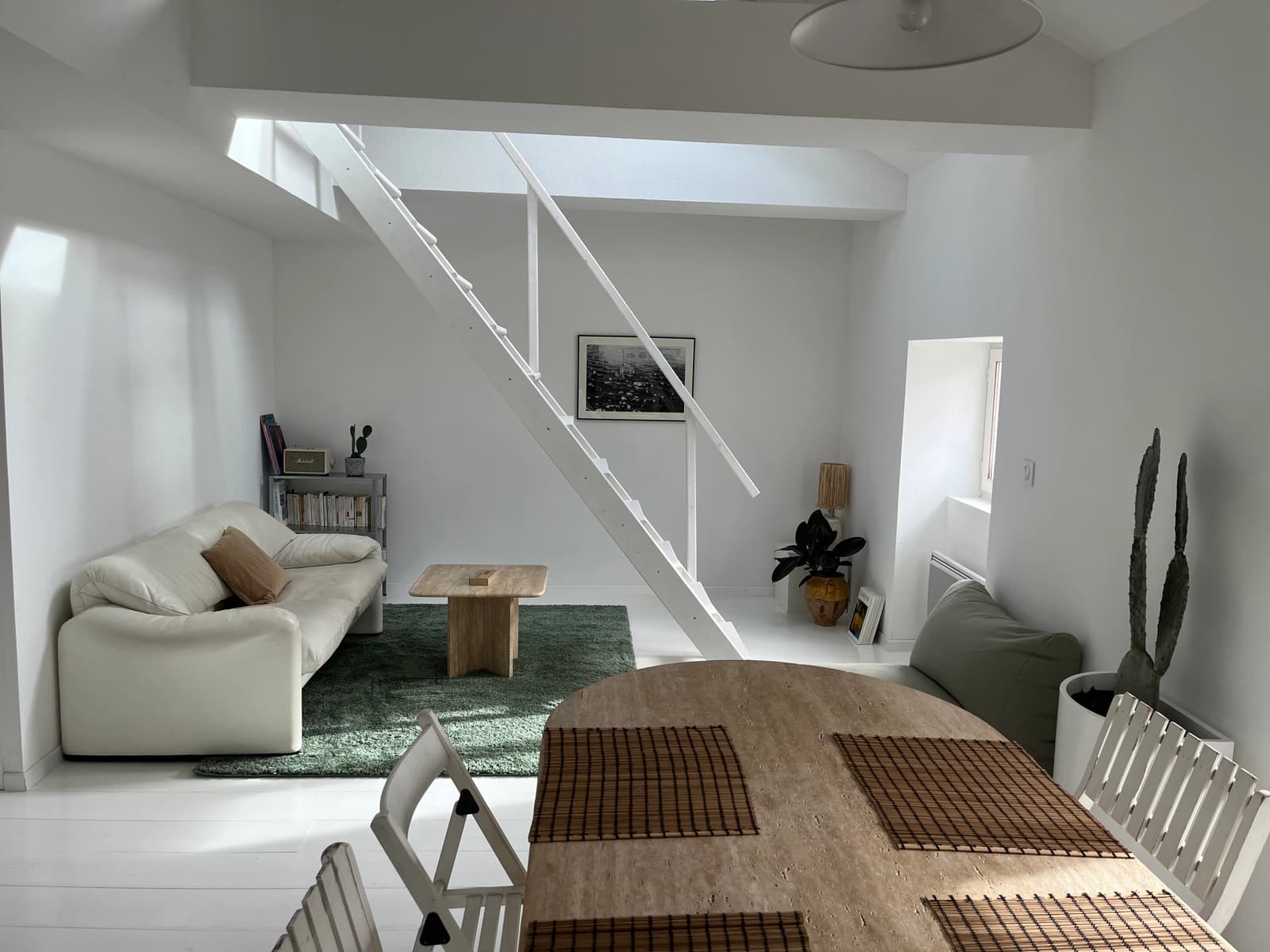 Biarritz: loft design baigné de lumière, coeur de ville