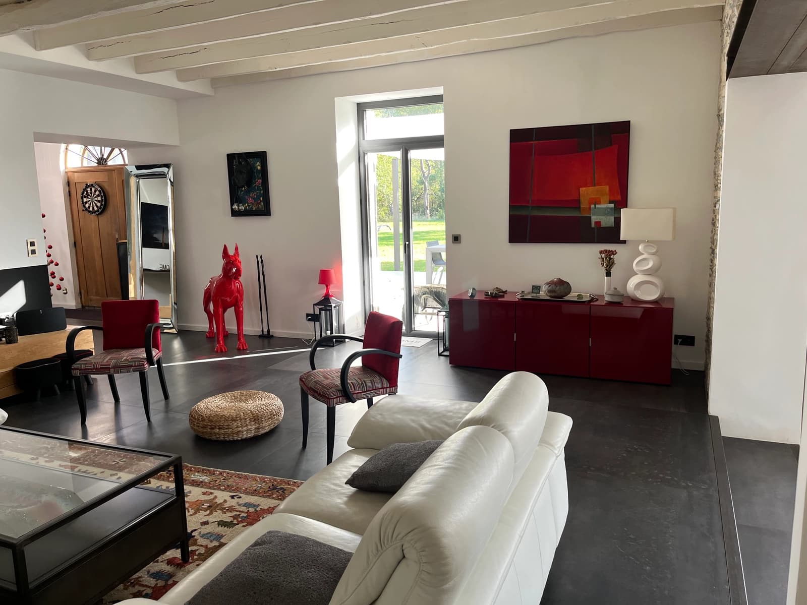 Salon dans Superbe maison ancienne rénovée avec soin et goût - 1