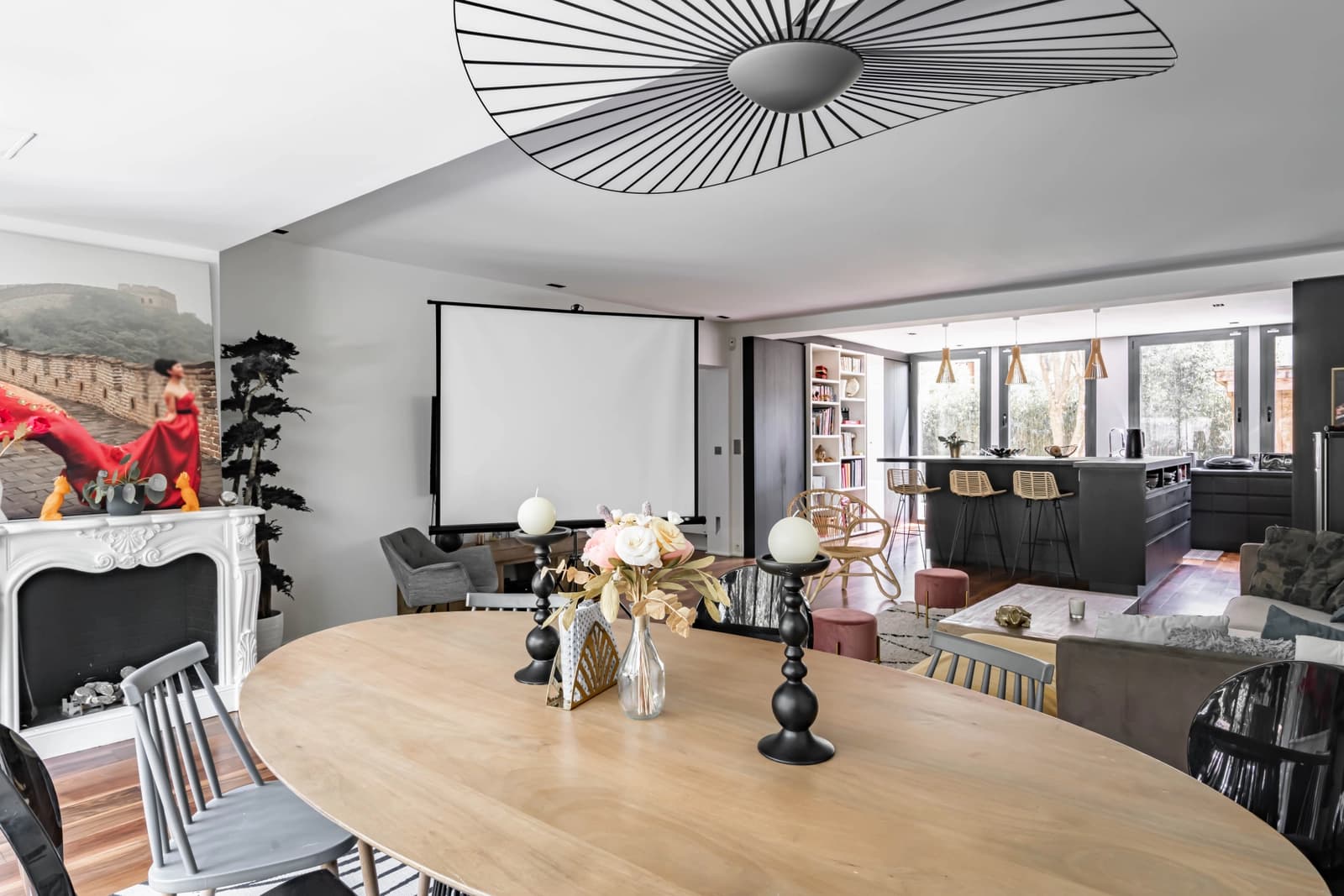 Meeting room in Contemporary house with garden - 0