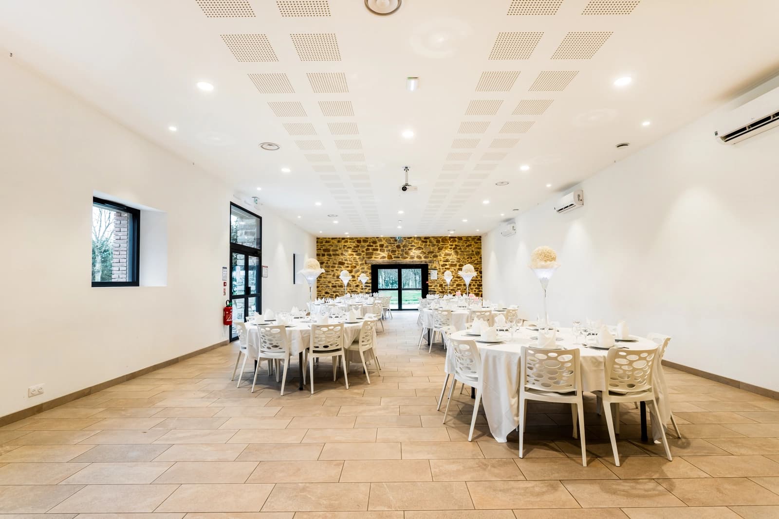 Meeting room in Completely renovated 16th-century manor house - 1