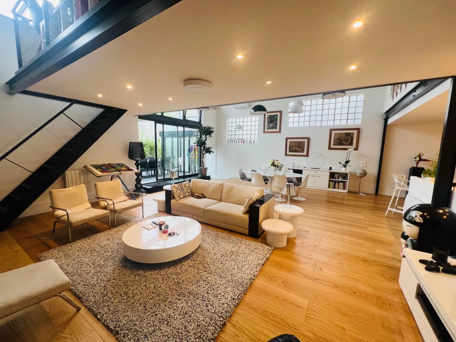 Space Modern designer loft 393 m2 ideal for film shoots - 2