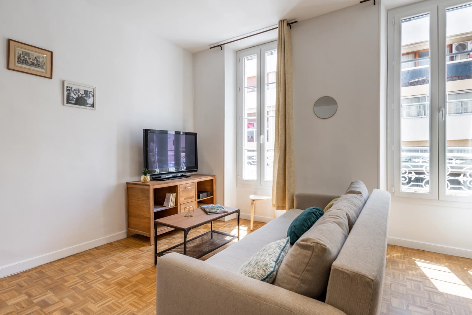 Living room in Bright and spacious apartment - 1