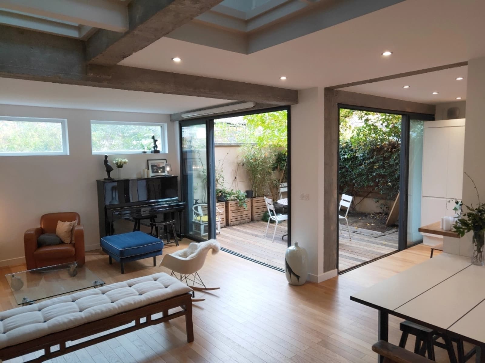 Salon dans Maison à l'esprit loft, un design unique et ouvert - 1