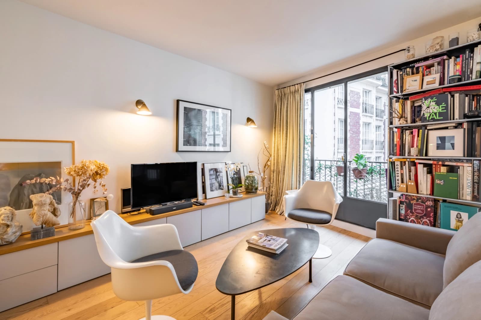 Living room in Very bright and cosy Parisian apartment - 1