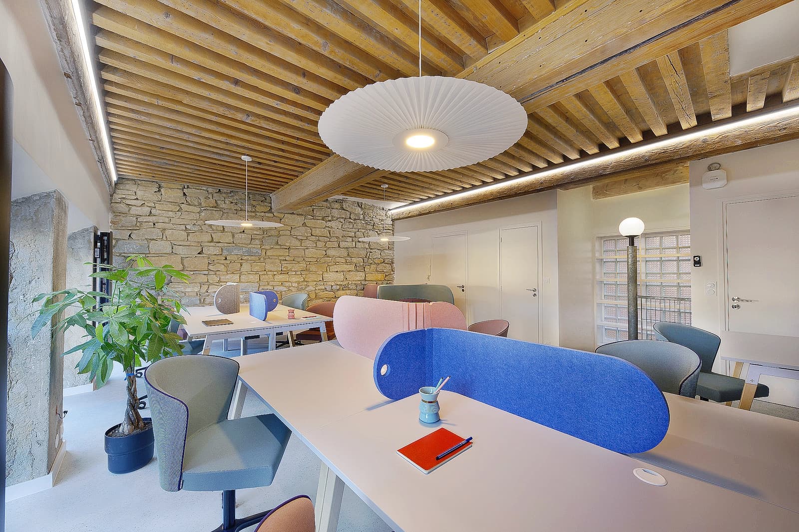 Salle de réunion dans Duplex de charme sur la pittoresque Place du Gros Caillou - 1