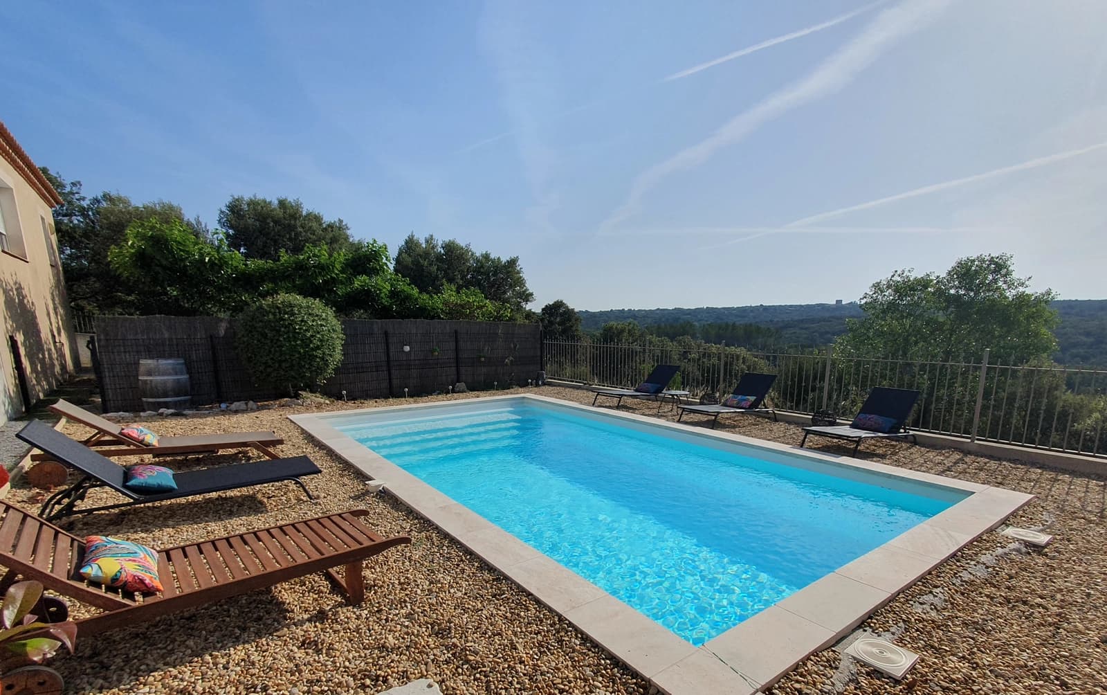 House with view and pool